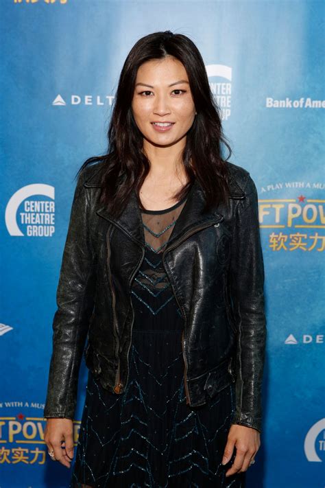 Michelle Krusiec .